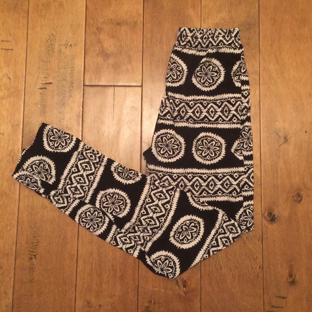 STYLISH LEGGINGS